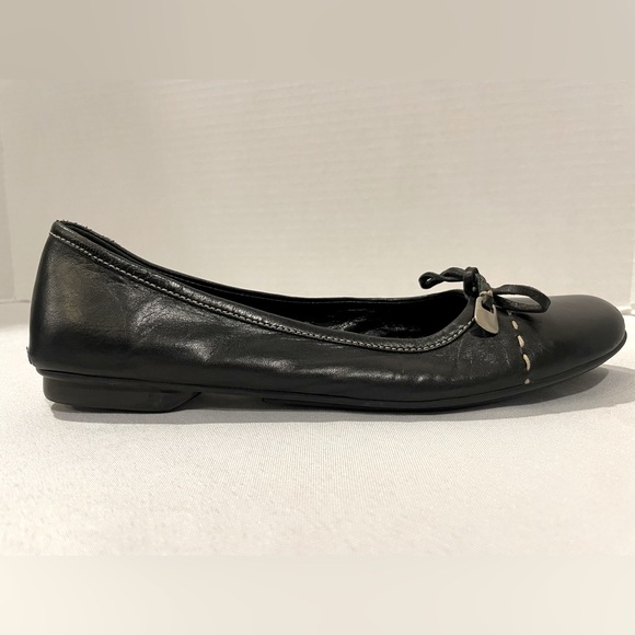 PRADA Authentic Black Leather Round Toe Ballet Flats Women’s 37 1/2 (7 1/2) - Picture 6 of 15